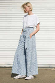 A Chic Textured Denim Pant