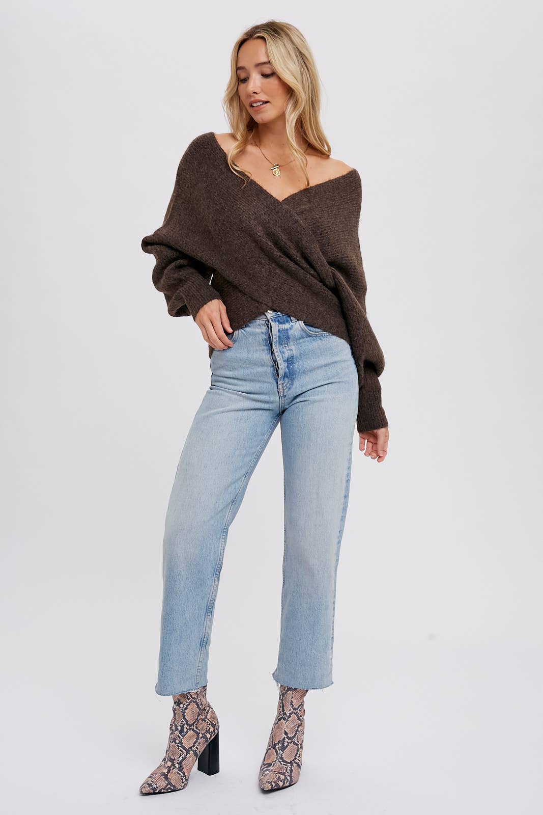 CROSSOVER RIBBED PULLOVER