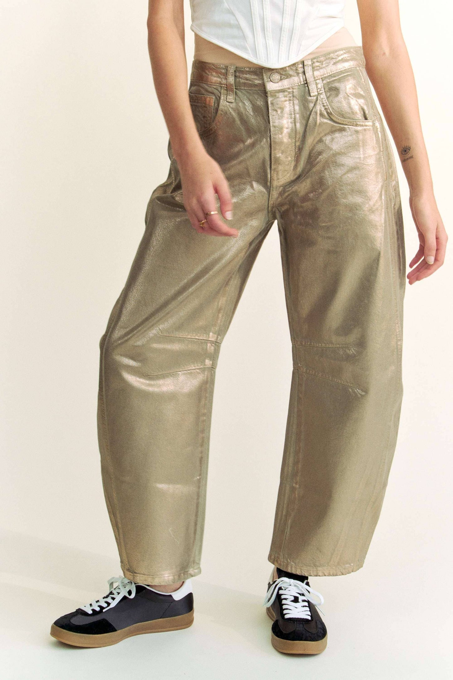 STRUCTURED BARREL LEGS RETRO GOLD FOILED JEANS