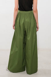 A Solid Woven Wide-Leg Pant