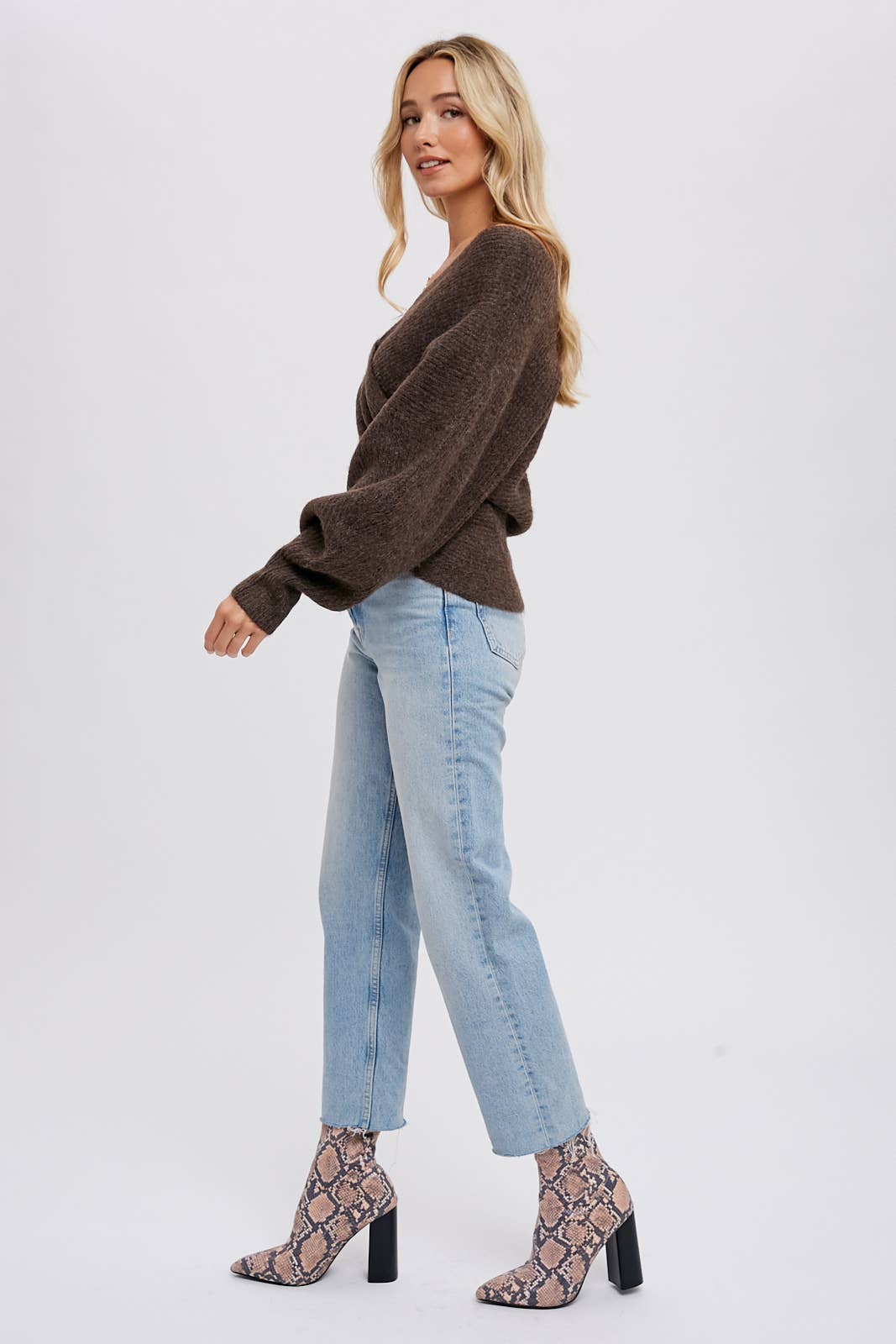 CROSSOVER RIBBED PULLOVER