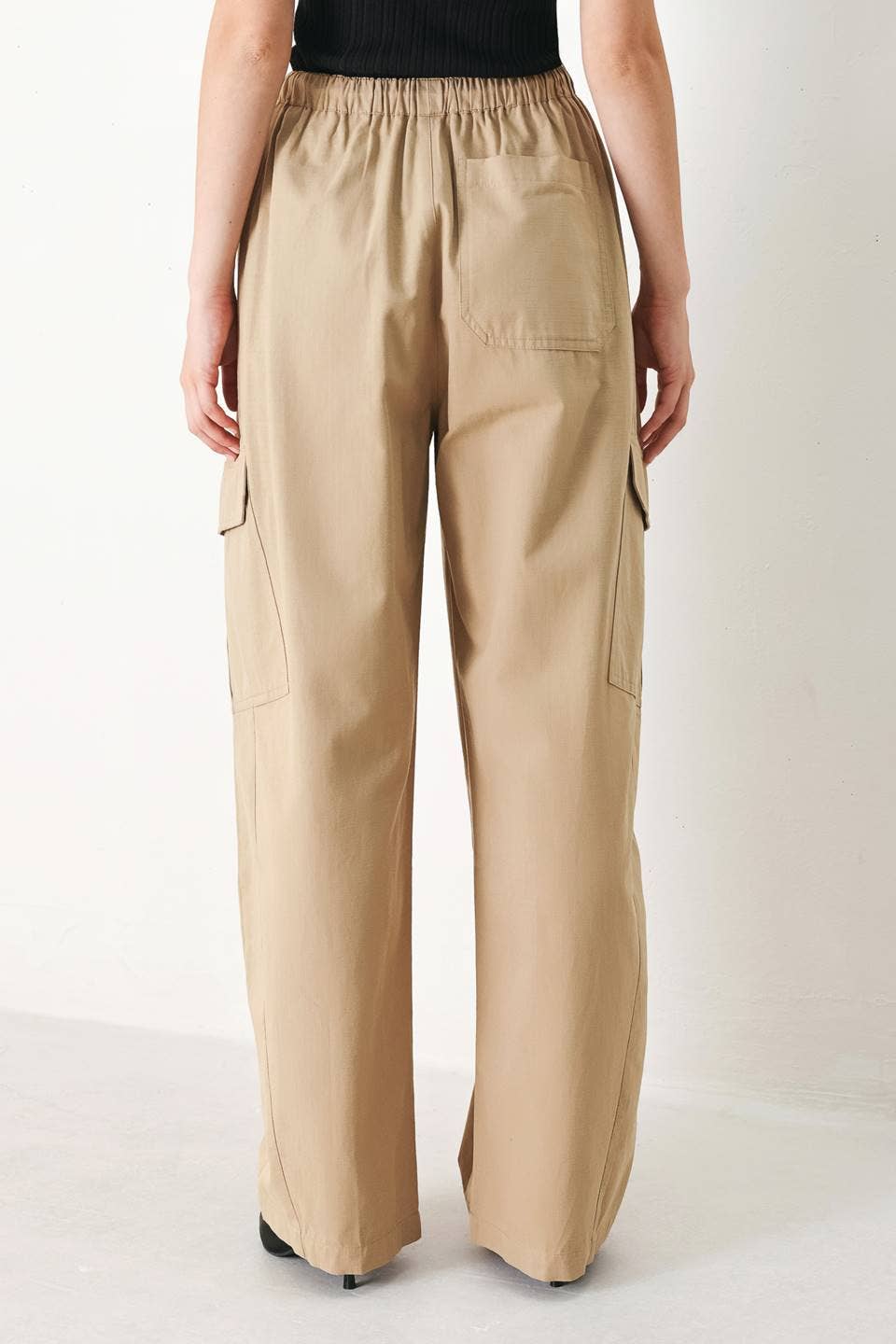 A solid woven balloon pant - FP1886T-A KHAKI