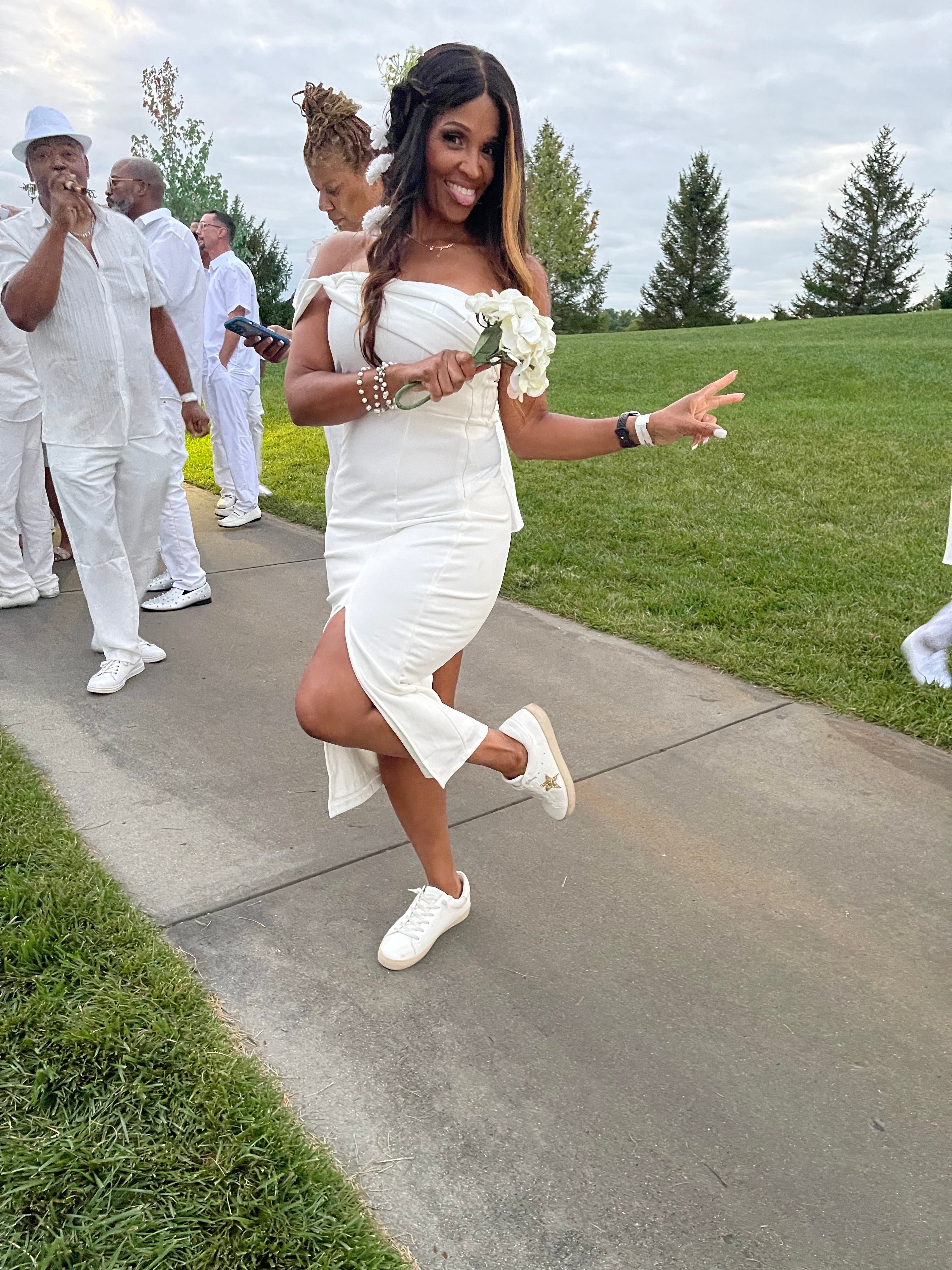 Romance Her White Dress