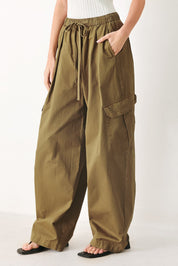 STAY IN MOTION WOVEN BARREL PANTS