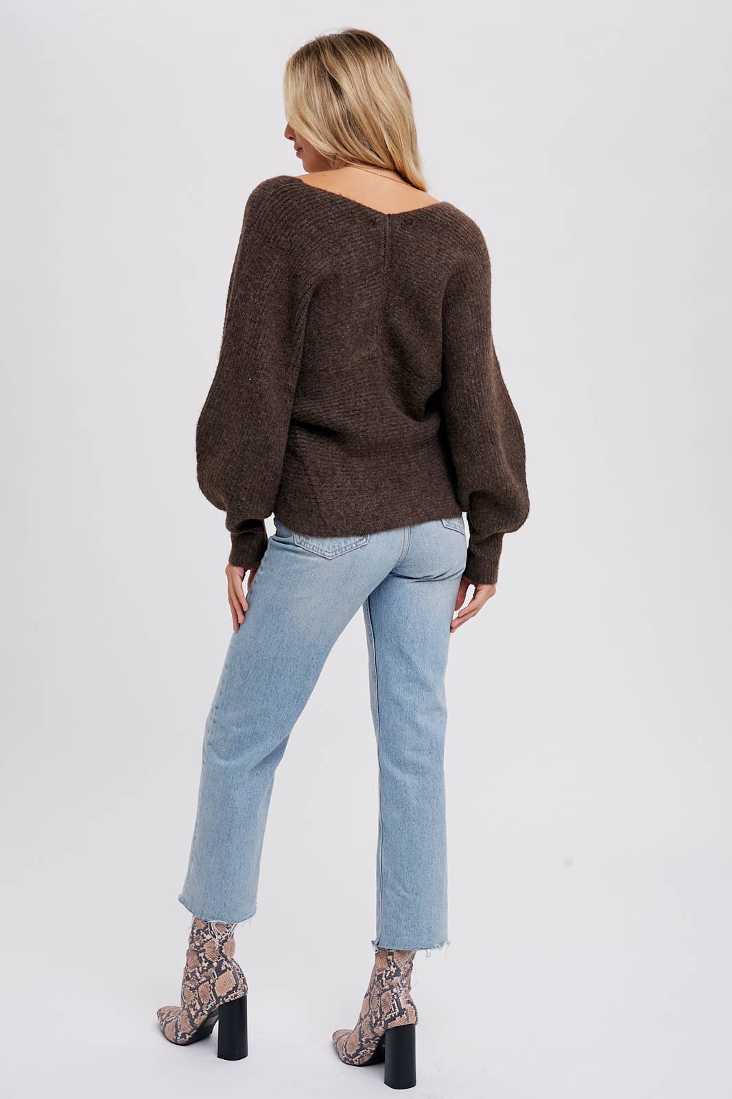 CROSSOVER RIBBED PULLOVER