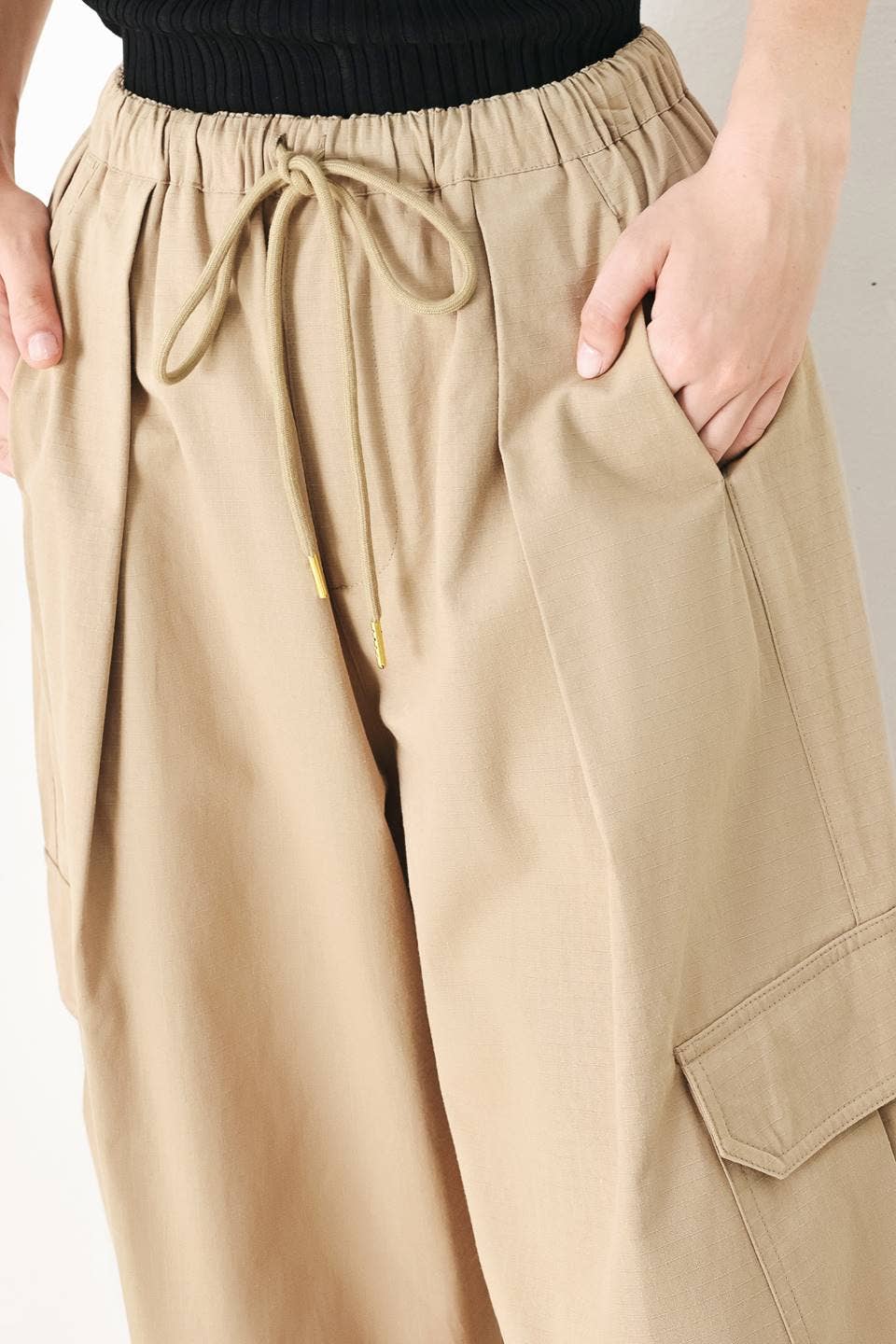 A solid woven balloon pant - FP1886T-A KHAKI