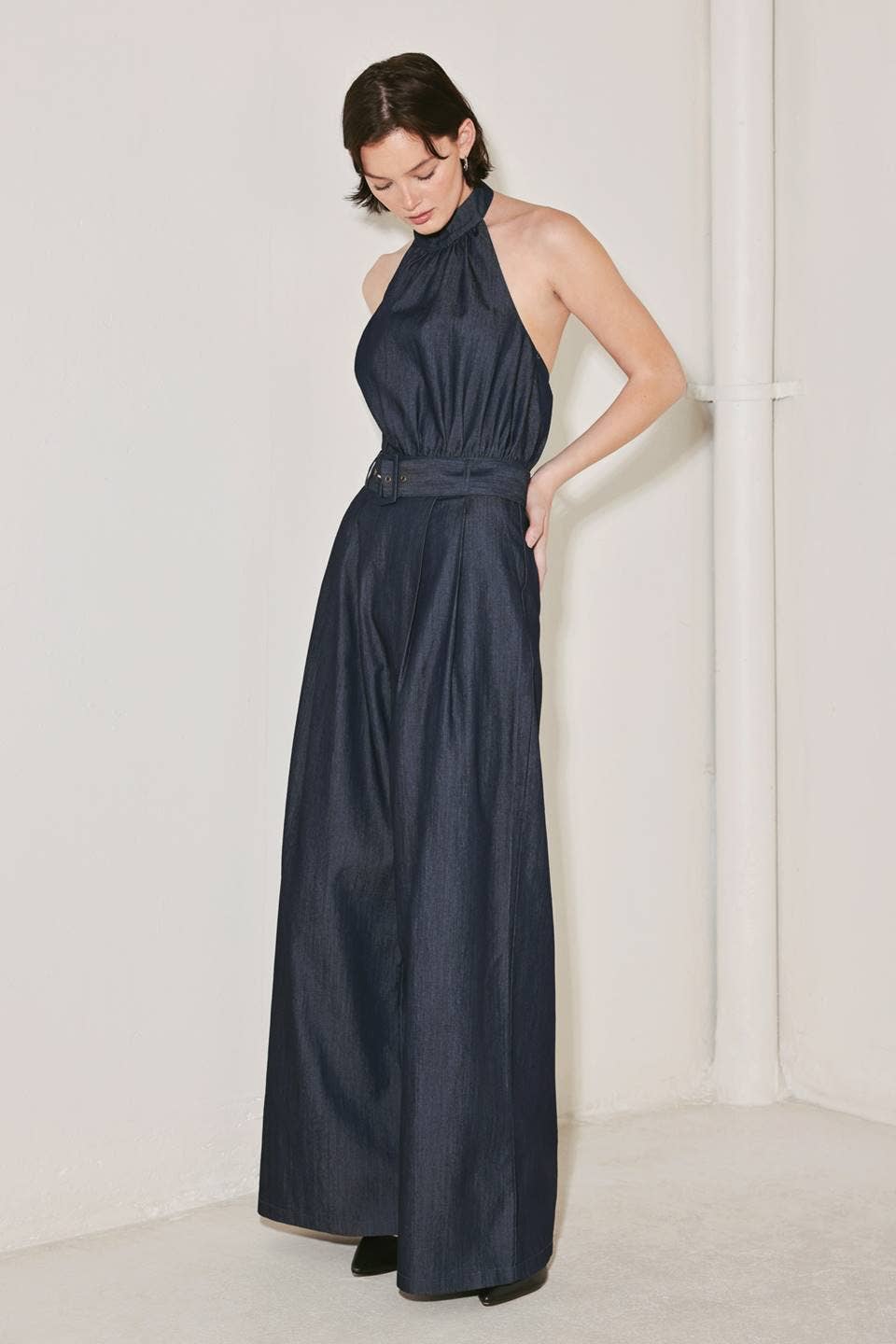 A solid woven jumpsuit - FP2105