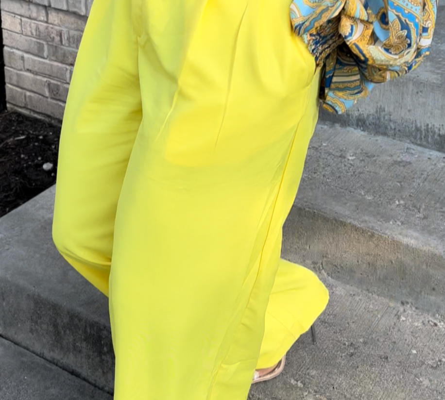 Chic yellow pleated pant